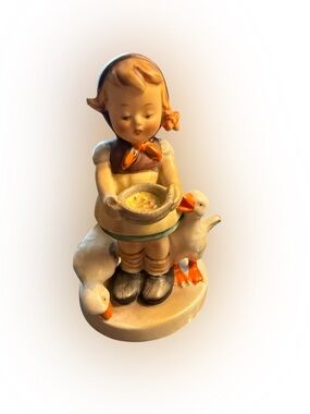 Vintage Goebel Hummel #197 “Be Patient” Girl Feeding Geese Figurine West Germany